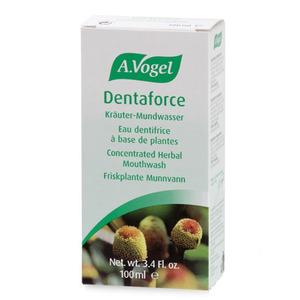 Dentaforce munvatten innehåller munskölj med färska växtextrakt som motverkar dålig andedräkt effektivt Med24.se
