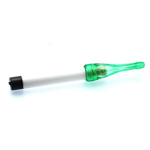 Plastcigarett som innehåller mentol för användning vid rökavvänjning.