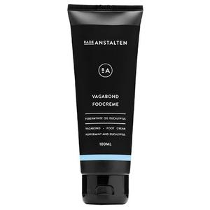 Badaeanstalten Fotkräm Vagabond innehåller eteriska oljor från pepparmynta, eukalyptus, rosmarin och kryddnejlika, vilka har en bakteriedödande effekt Med24.se