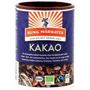 Kung Markatta Kakao är tillverkad av handplockade kakaobönor från plantager i Bolivia och Dominanska republiken.