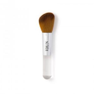 Idun Rougeborste följer ansiktets form och ger en perfekt applicering av både mineralpuder, rouge och bronzer.