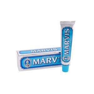 Marvis är den ultimata klassiska tandkrämen - här Aquatic Mint i resestorlek.