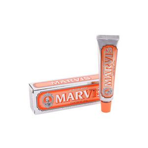 Marvis är den ultimata klassiska tandkrämen - här Ginger Mint i resestorlek.