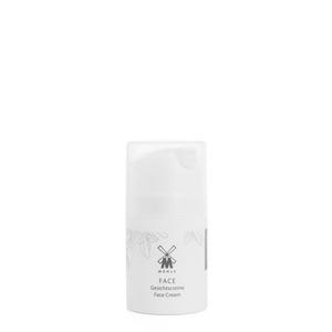 Mühle Organic Face Cream är en riktigt behaglig ansiktskräm som är tillverkad av naturliga ingredienser i mycket hög kvalitet. Den ger näring, återfuktar och har en anti-aging effekt.