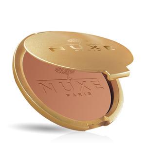 Nuxe Sunshine Powder Face / Body kan användas både sommar och vinter, eftersom den anpassar sig till din hudfärg.