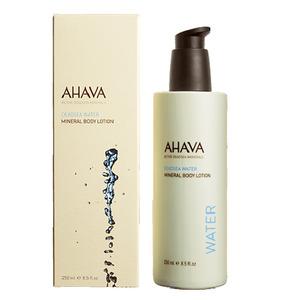 Ahava Deadsea Water Mineral Body Lotion ger huden massor av fukt, så att den förblir mjuk och behaglig hela dagen.