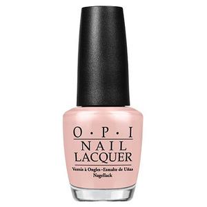 OPI Bubble Bath är en feminin och delikat rosa färg som ger ett mjukt och diskret resultat.