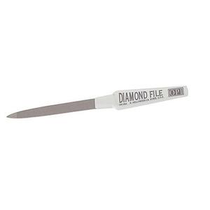 OPI Diamond File är en unik nagelfil gjord av rostfritt stål, som förhindrar skarpa kanter och trasiga naglar.