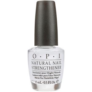 Skydda dina naglar och de kan växa sig starkare med OPI Natural Nail Strenghtener Base Coat.