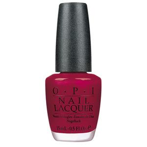 OPI Malaga Wine har en vacker djupröd färg - perfekt för vintern och hösten.