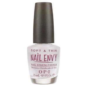 Starka naglar är den viktigaste utgångspunkten för en bra manikyr. Förvandla mjuka och tunna naglar med OPI Nail Envy Soft & Thin Formula.