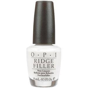 OPI Ridge Filler Base Coat gör nageln jämn så att du får en perfekt bas för att applicera nagellack på.