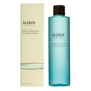 Ahava Mineral Toning Water rengör huden, återställer de naturliga pH-värdet och förbereder huden för vidare vård.