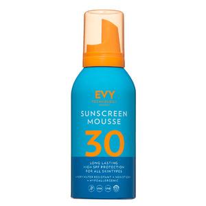EVY Sunscreen Mousse SPF 30 är en långtiddsskyddande solkräm för alla hudtyper. Särskilt bra för känslig hud.