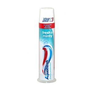 Aquafresh Triple Protection-tandkräm levereras med en praktisk pump - tandkrämen har 3-i-1-effekt Med24.se