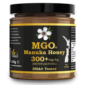 Bee Natural MGO® Manuka honung 300+ innehåller minst 300 mg/kg Methylglyoxal och kommer från Nya Zeeland - Med24.se