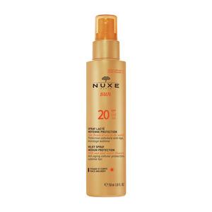 Nuxe Solskyddsmedel Spray för ansikte och kropp med SPF20 är en lätt och behändig solkrämspray med en lätt och icke-fet konsistens.