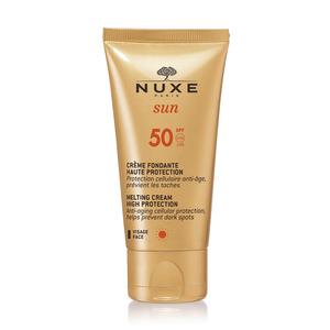 Nuxe Solskyddsmedel Face SPF50 har en hög skyddsfaktor och är därför lämplig för känsliga och / eller ljusa hudtoner.