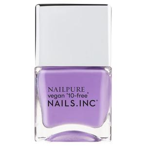 Nails Inc NailPure It's Cool To Be Kind är en färg som passar perfekt på sommaren eller om du vill ha mycket färg på naglarna Med24.se