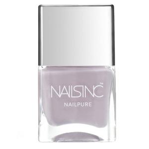 Nails Inc NailPure Hampstead Mews är en fin damm-rosa färg, som passar perfekt för alla årstider Med24.se