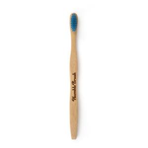 Humble Brush tandborste är certifierad vegansk och tillverkad av nylon och 100% hållbart, odlad bambu Med24.se