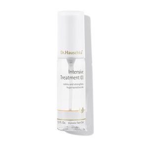 Dr. Hauschka Soothing Intensive Treatment är en lugnande kur mot stressad och rodnad hud Med24.se