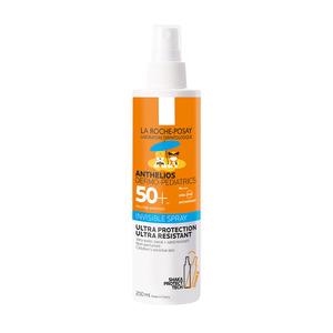 La Roche-Posay Anthelios Shaka Spray SPF 50+ har en extra vatten-, svett- och sandbeständig formel utvecklad för barn Med24.se