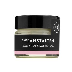 Badeanstaltens Aromatiska salva innehåller fuktgivande sheasmör och eterisk olja från palmarosa, som lugnar huden Med24.se
