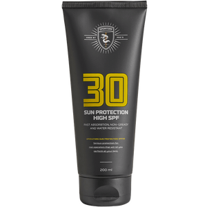Operators Sun Protection med SPF30 är vattenresistent och utan parfym Med24.se