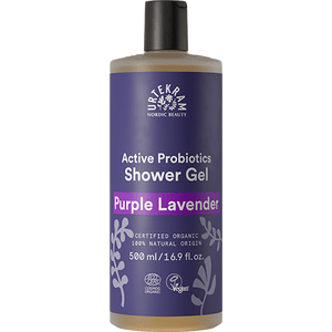Urtekram Purple Lavendel Shower Gel är baserad på en rik kombination av närande aloe vera, aktiv probiotika och eterisk lavendelolja, 500 ml Med24.se
