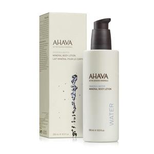 Ahava Deadsea Water Mineral Body Lotion ger huden massor av fukt, så att den förblir mjuk och behaglig hela dagen.