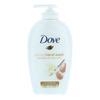 Handtvålen från Dove bidrar med att ge huden näring samtidigt som du tvättar händerna